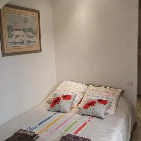Suzanne Hébergement de vacances Nice